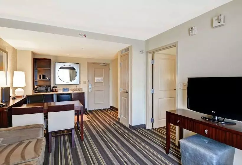 身障者適用スイートルーム, Embassy Suites By Hilton Savannah Airport