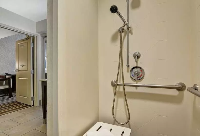 身障者適用スイートルーム, Embassy Suites By Hilton Savannah Airport