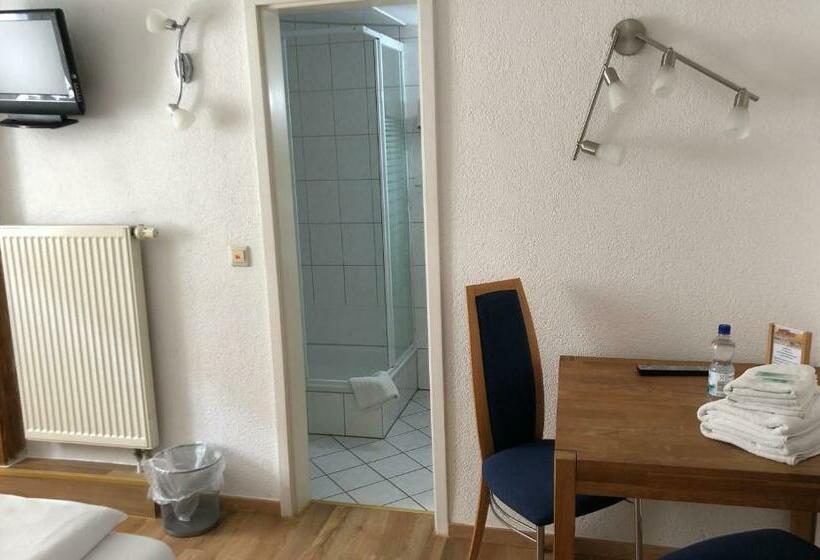 スタンダード4人部屋, Gasthof Inselgraben Garni