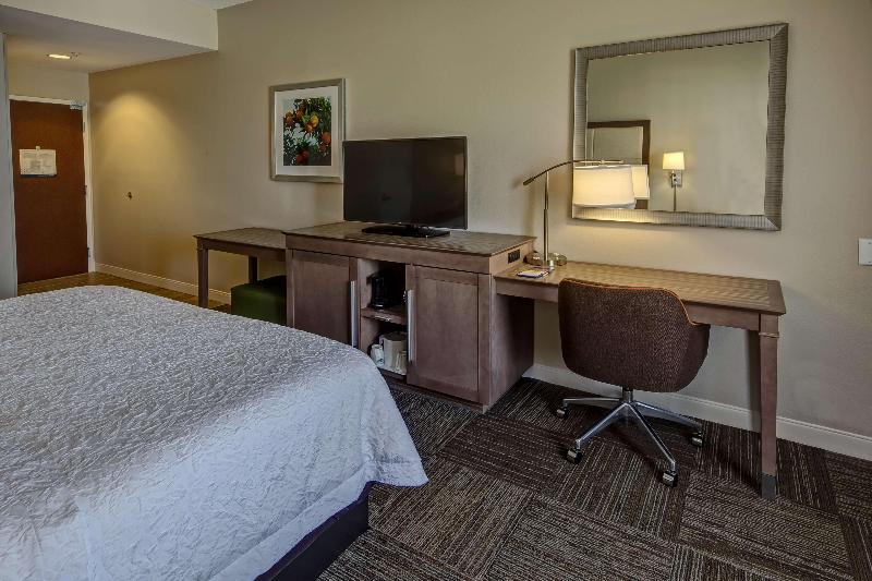 غرفة قياسية سرير كينج, Hampton Inn Winter Haven