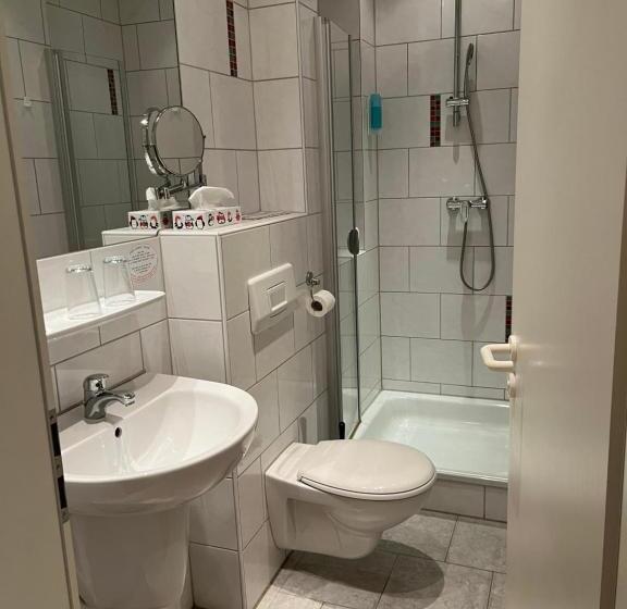 غرفة ديلوكس, Herzog