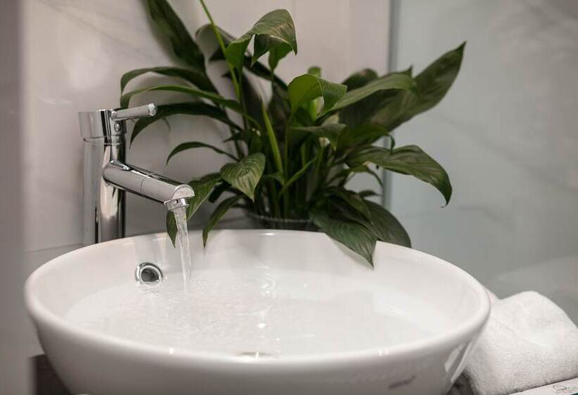 Utcára Néző Deluxe Szoba, Maya Boutique Hotel & Spa