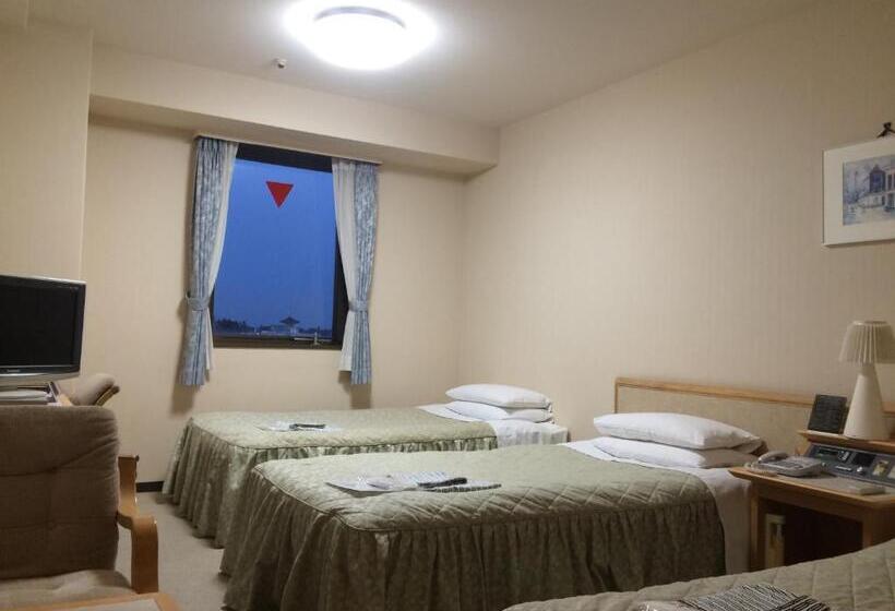 غرفة قياسية ثلاثية, Narita Ucity