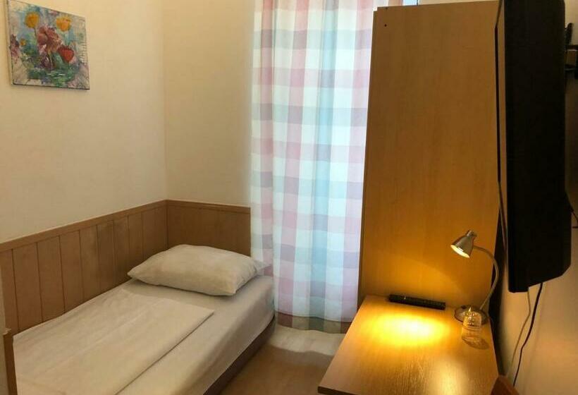 اتاق استاندارد یک نفره, Pension Vera