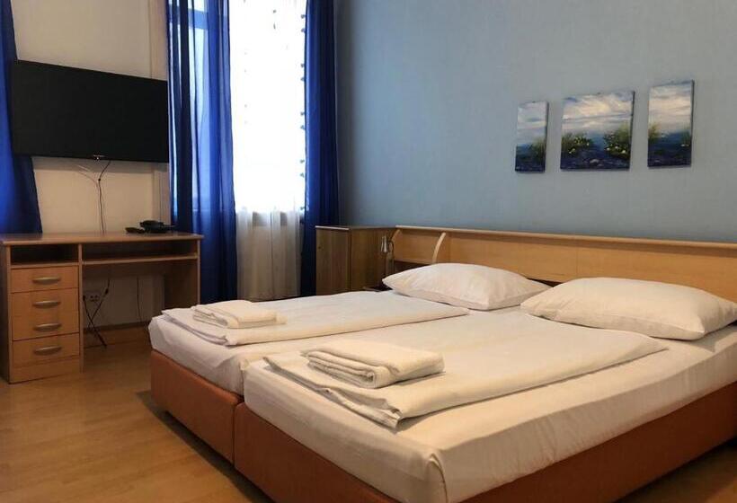 اتاق استاندارد سه نفره, Pension Vera