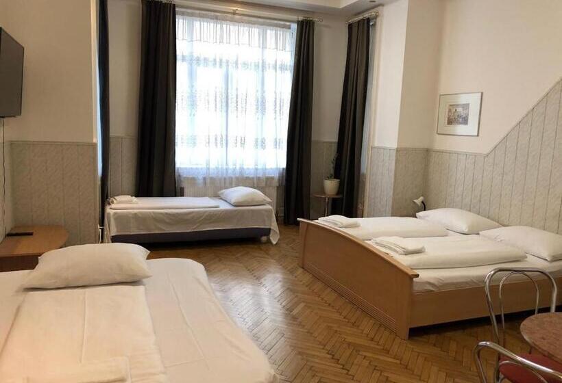 اتاق خانوادگی, Pension Vera