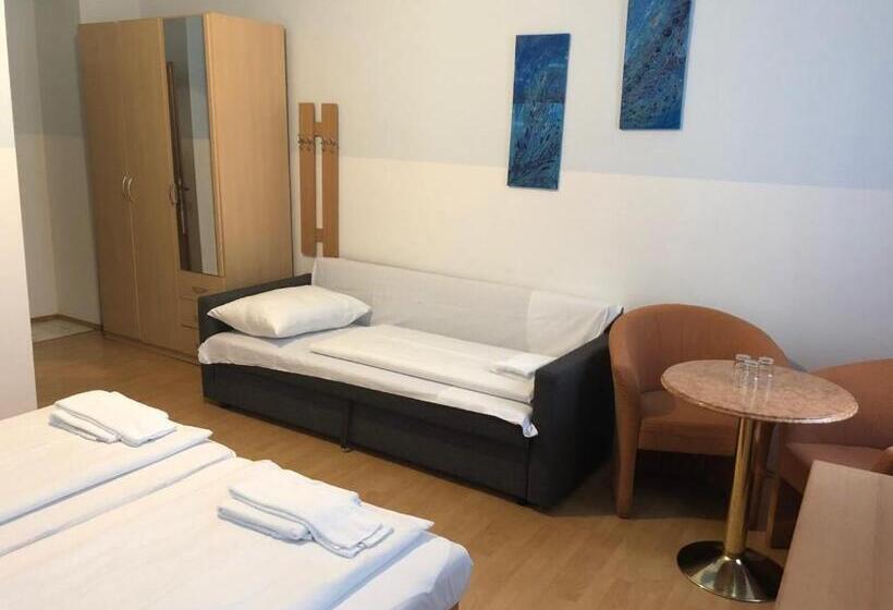 اتاق خانوادگی, Pension Vera