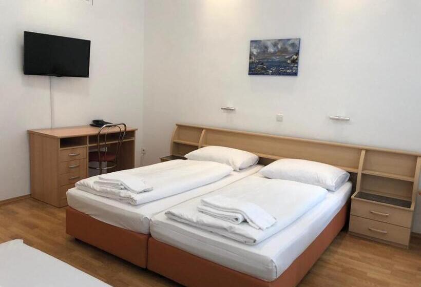 اتاق خانوادگی, Pension Vera