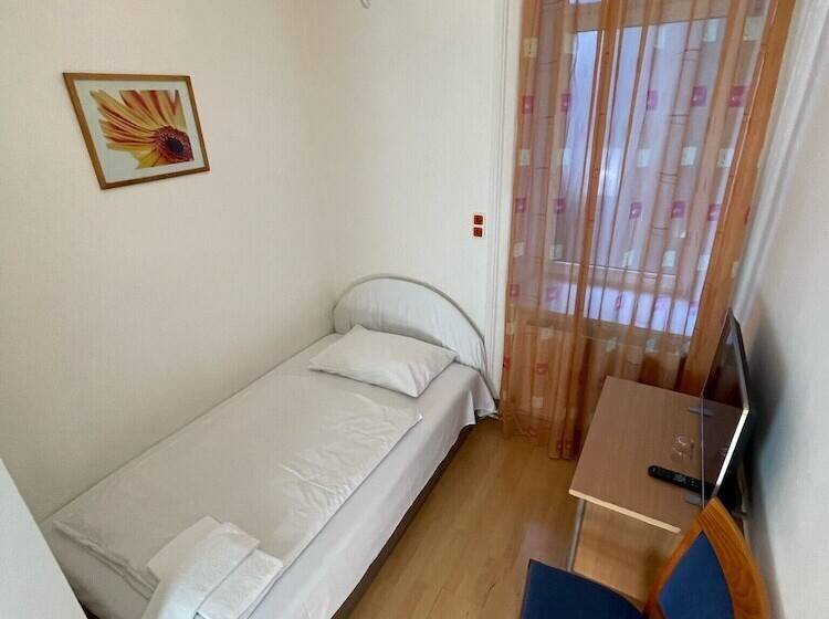 اتاق استاندارد یک نفره, Pension Vera