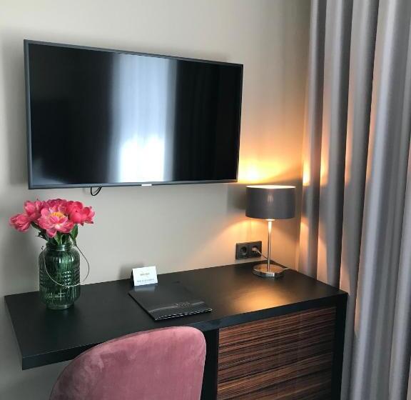 اتاق استاندارد یک نفره, Ross