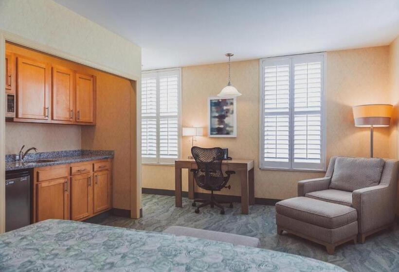 מיטת קינג בסוויטה, The Parkview