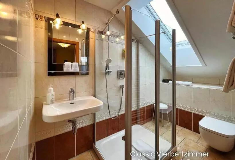 اتاق کلاسیک چهارنفره, Landhotel Guglhupf