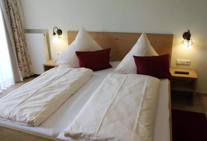 اتاق کلاسیک چهارنفره, Landhotel Guglhupf