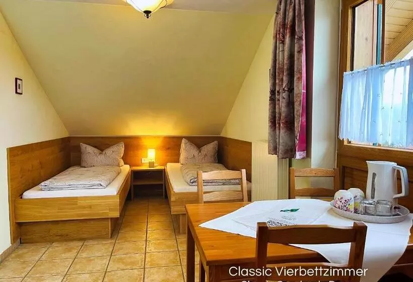 اتاق کلاسیک چهارنفره, Landhotel Guglhupf