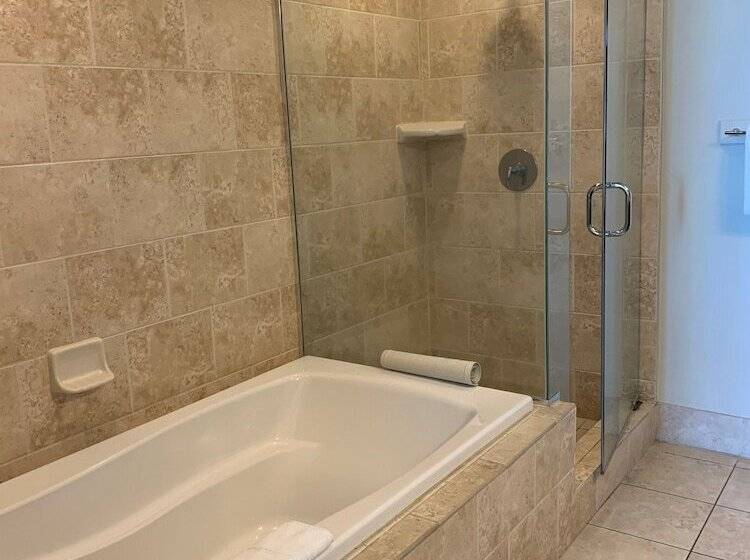 Люкс 2 Спальни, South Beach Biloxi Hotel & Suites
