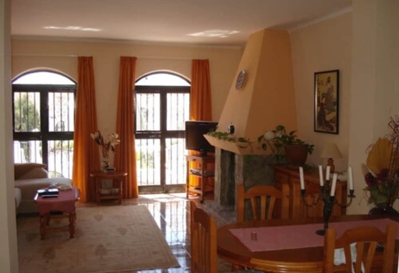 דירת חדר, El Capistrano Sur