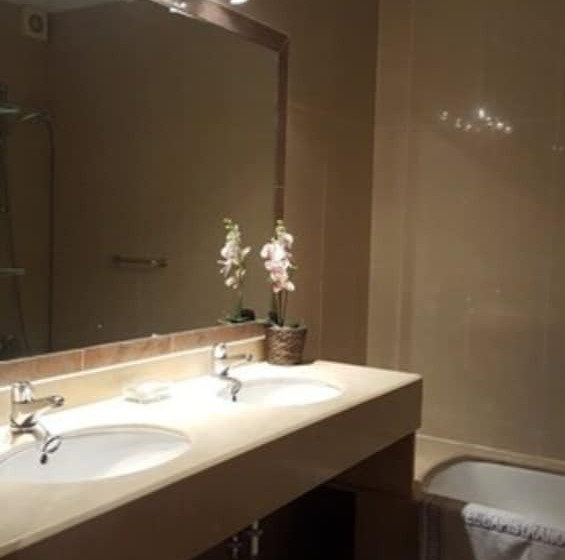 דירת שלושה חדרים, El Capistrano Sur