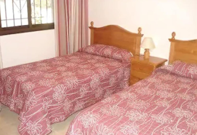 דירת שלושה חדרים, El Capistrano Sur