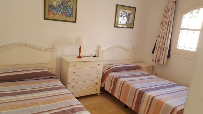 דירת שלושה חדרים, El Capistrano Sur