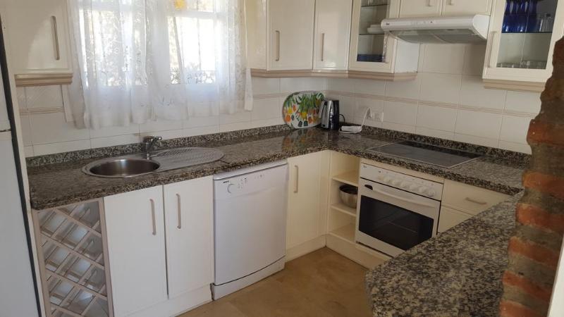 דירת שלושה חדרים, El Capistrano Sur