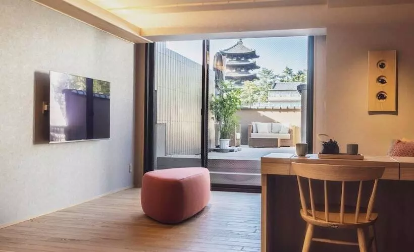 اتاق لوکس, Ryokan Asukasou At The Entrancne Of Nara Park