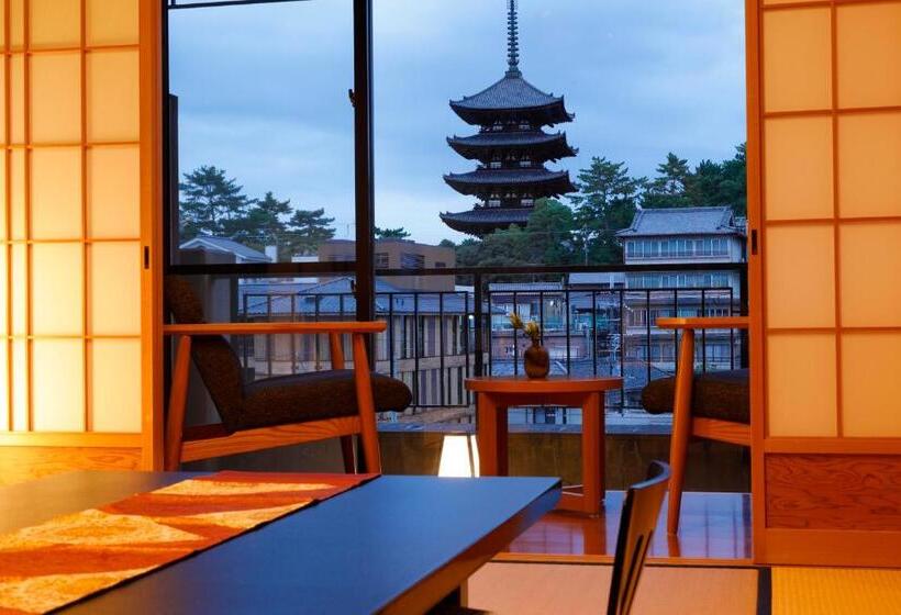 패밀리 룸, Ryokan Asukasou At The Entrancne Of Nara Park