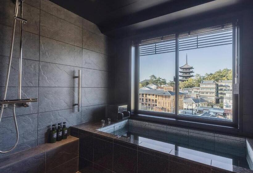 스위트, Ryokan Asukasou At The Entrancne Of Nara Park