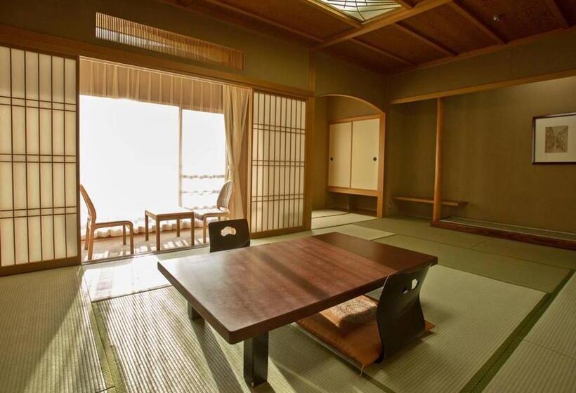 패밀리 룸, Atami Kinjokan