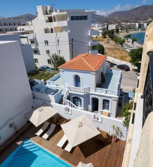 اتاق استاندارد سه تخته با چشم‌انداز استخر, Atlantis