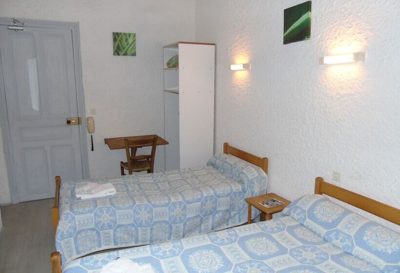 Номер Стандарт, Hôtel Saint Christophe