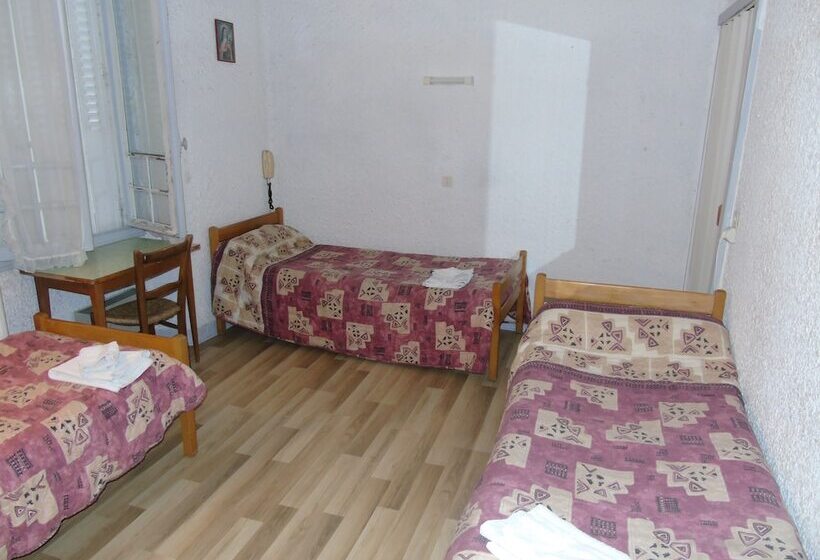 스탠다드 트리플 룸, Hôtel Saint Christophe