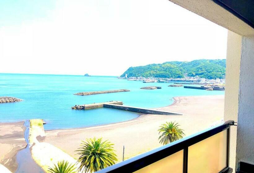 套房, Kameya Rakan