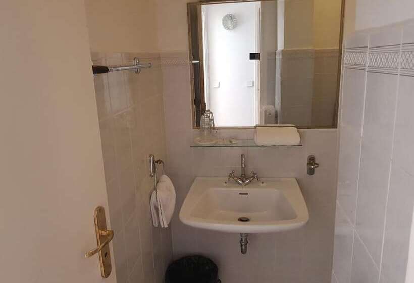 غرفة قياسية, La Clé Du Sud