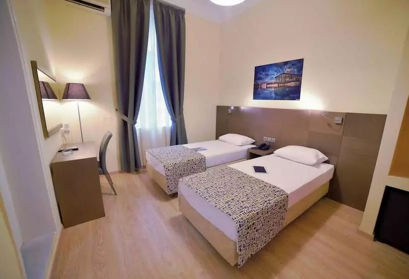 اتاق استاندارد, Orestias Kastorias