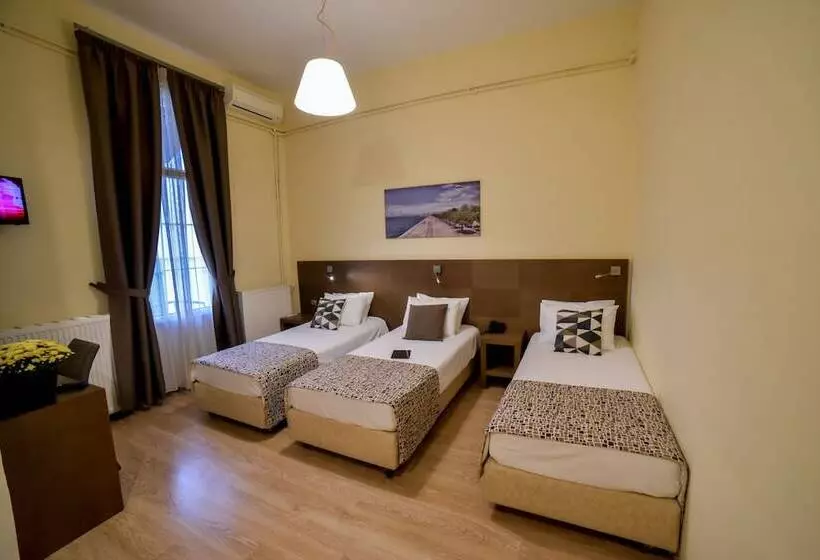 اتاق استاندارد سه نفره, Orestias Kastorias