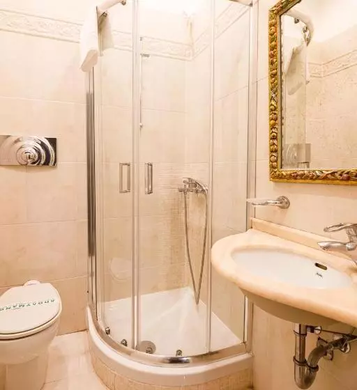 Executive-huone, Palaiologos Luxury City