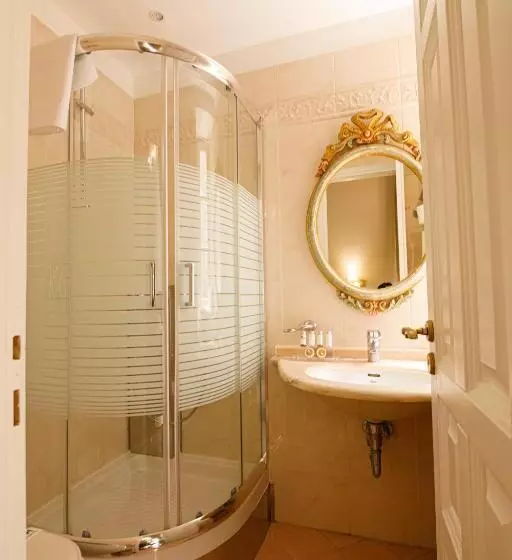 Standard Yhden Hengen Huone, Palaiologos Luxury City