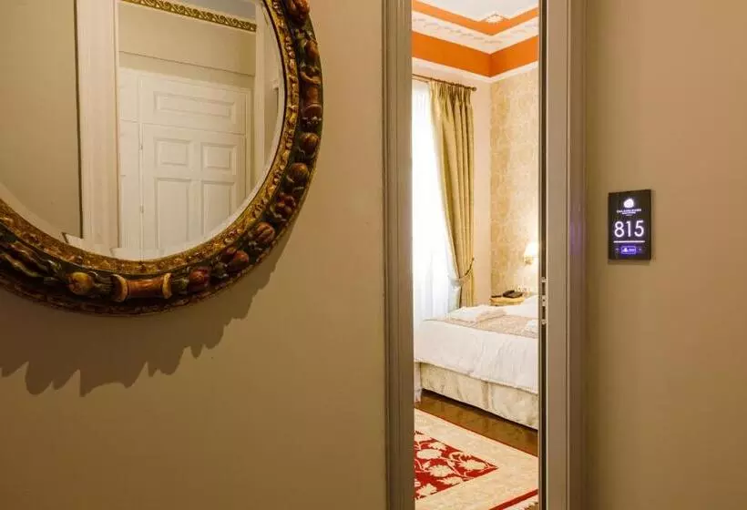 Executive-huone, Palaiologos Luxury City