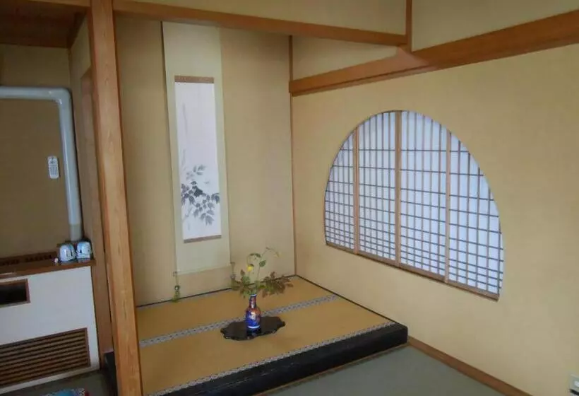 اتاق استاندارد, Shin Kadoya