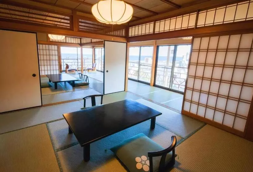 اتاق سوپریور, Shin Kadoya