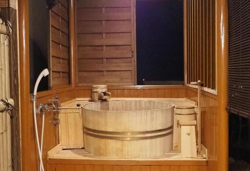 풀장 전망 스위트, Shin Kadoya