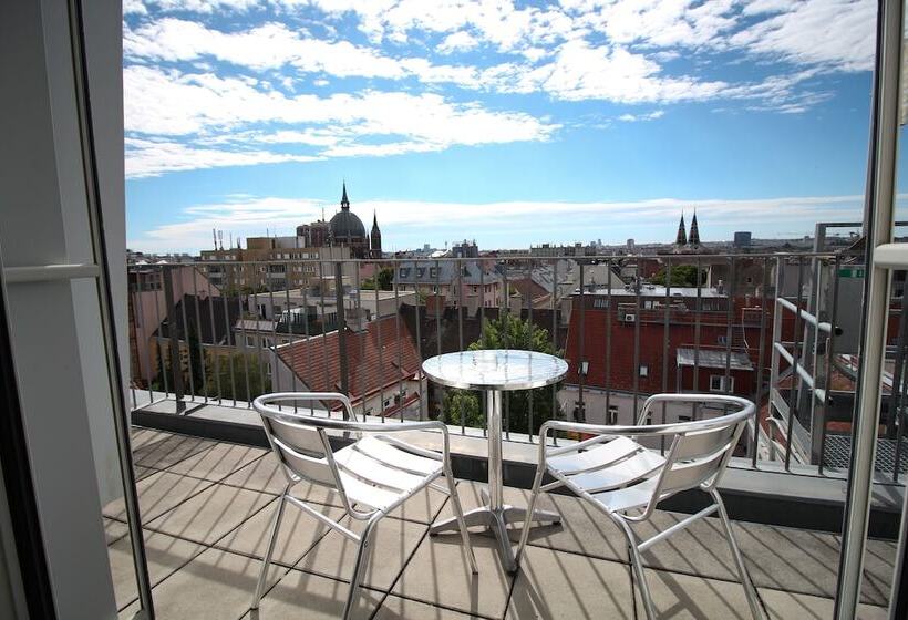 阁楼房, Stanys  Das Apartment