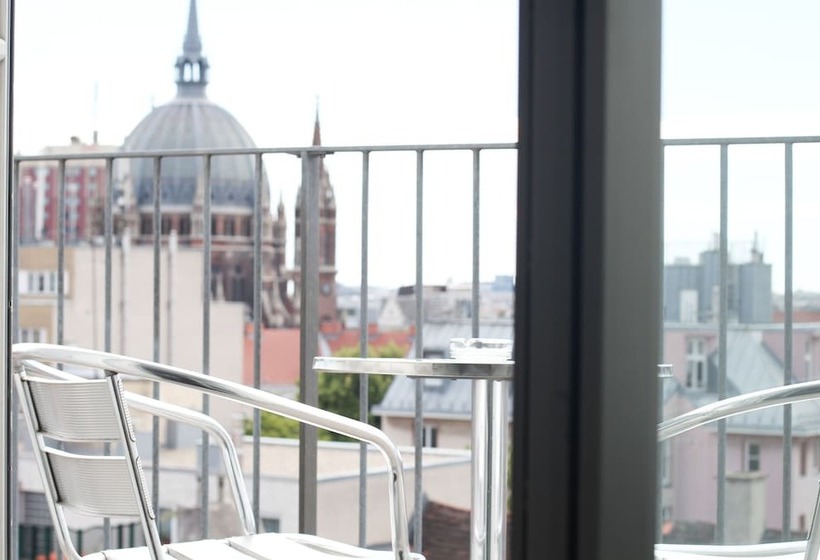 阁楼房, Stanys  Das Apartment