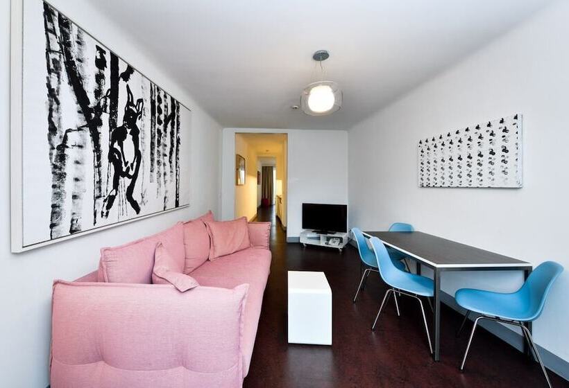 带1个卧室的带阳台的公寓, Stanys  Das Apartment