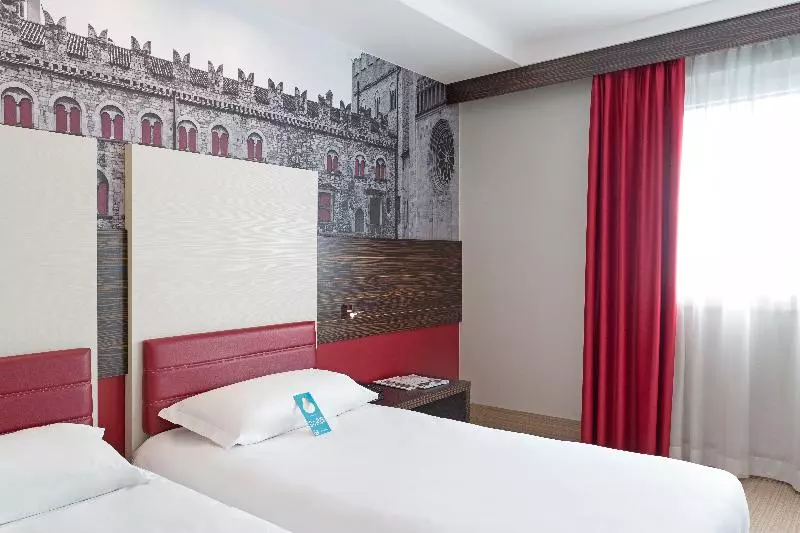 اتاق استاندارد سه نفره, B&b Hotel Trento