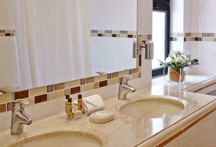 スタンダードスタジオ, Four Seasons Vilamoura