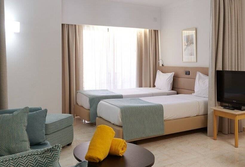 スタンダードスタジオ, Four Seasons Vilamoura