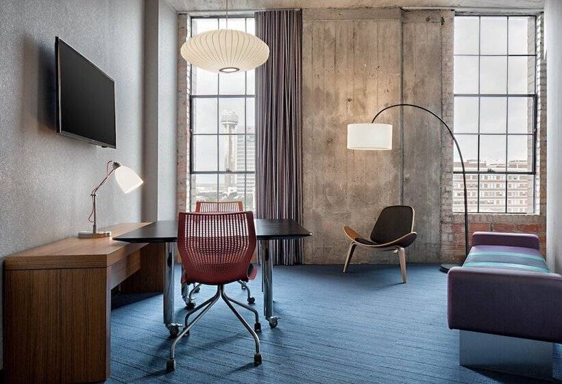 スイート, Aloft Dallas Downtown