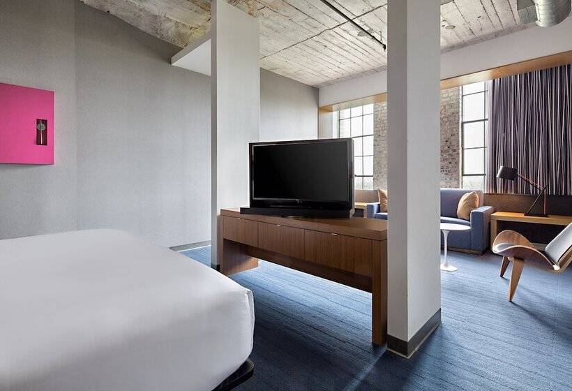 스위트, Aloft Dallas Downtown