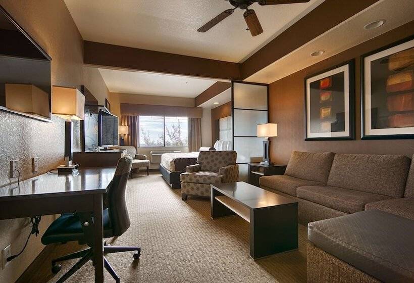 سوییت, Best Western Plus Lackland Hotel And Suites